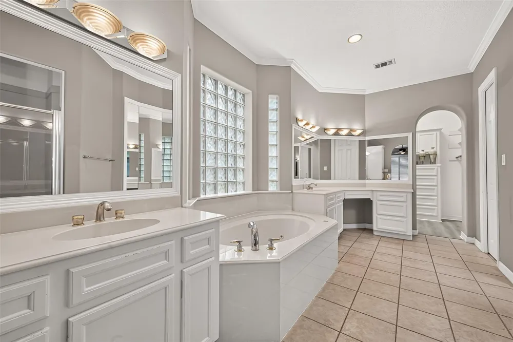 63 Harbor View Drive Sugar Land, TX 77479