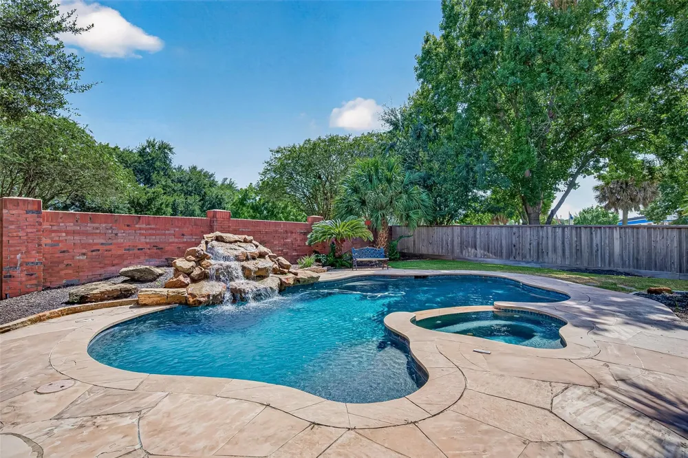 63 Harbor View Drive Sugar Land, TX 77479