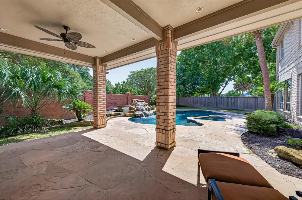 63 Harbor View Drive Sugar Land, TX 77479