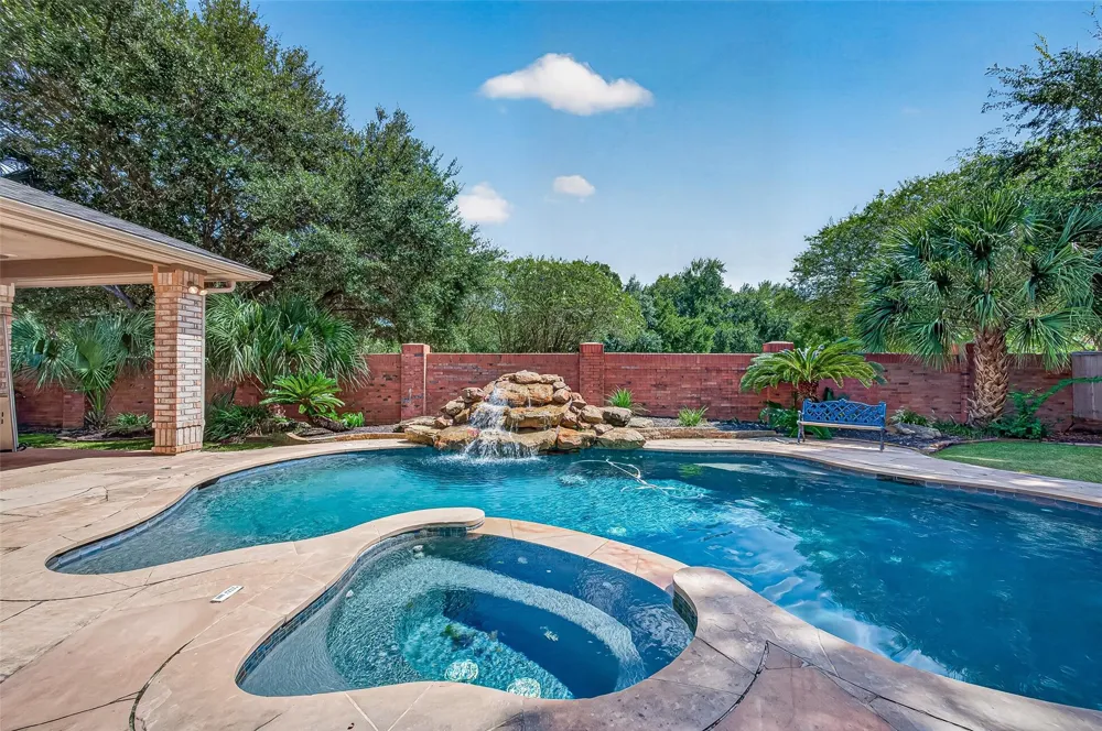 63 Harbor View Drive Sugar Land, TX 77479