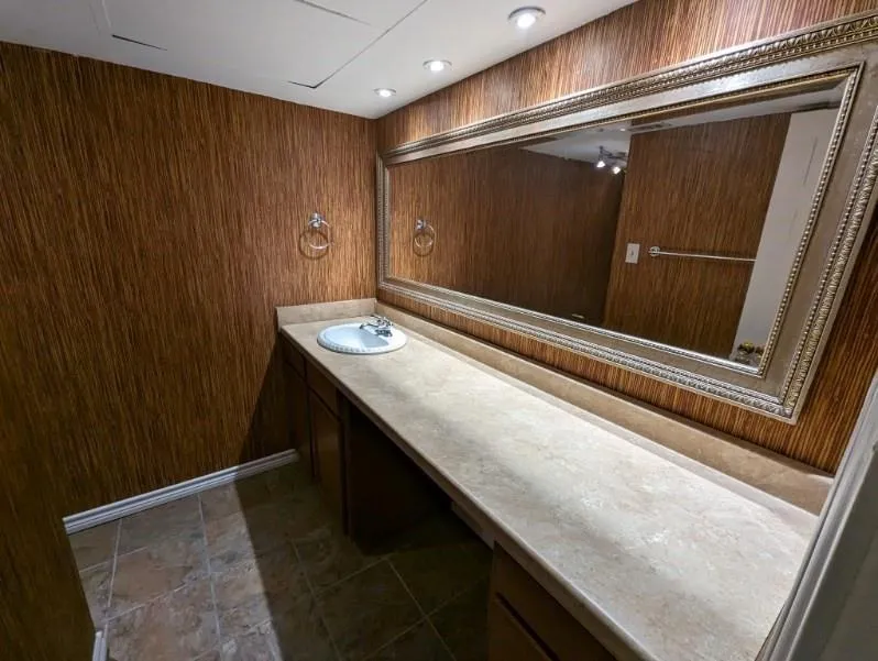 355 Post Oak Lane #638 Houston, TX 77024
