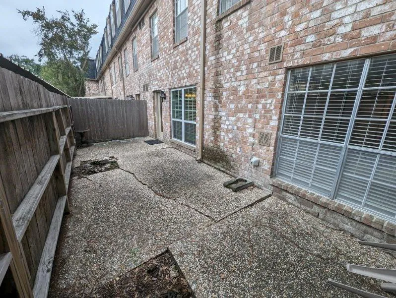 355 Post Oak Lane #638 Houston, TX 77024
