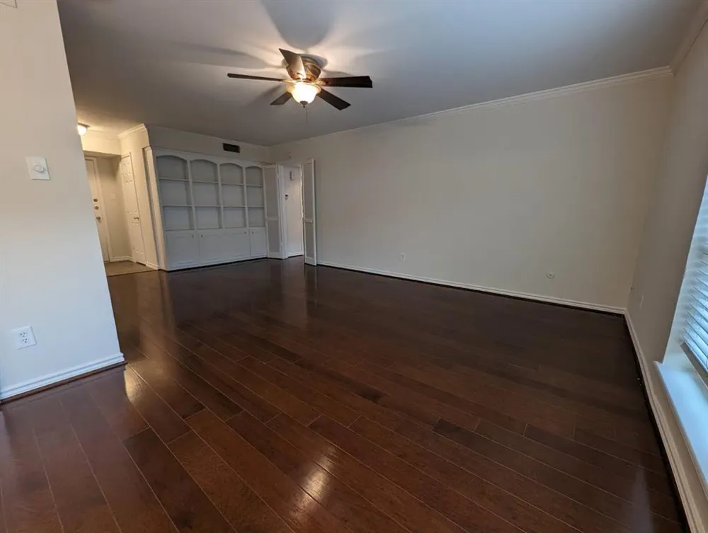 355 Post Oak Lane #638 Houston, TX 77024