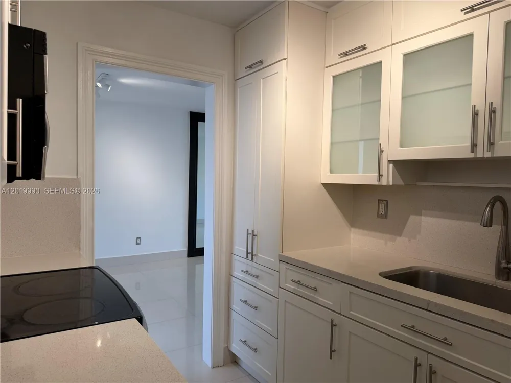 6855 Edgewater Dr #3DN Coral Gables, FL 33133