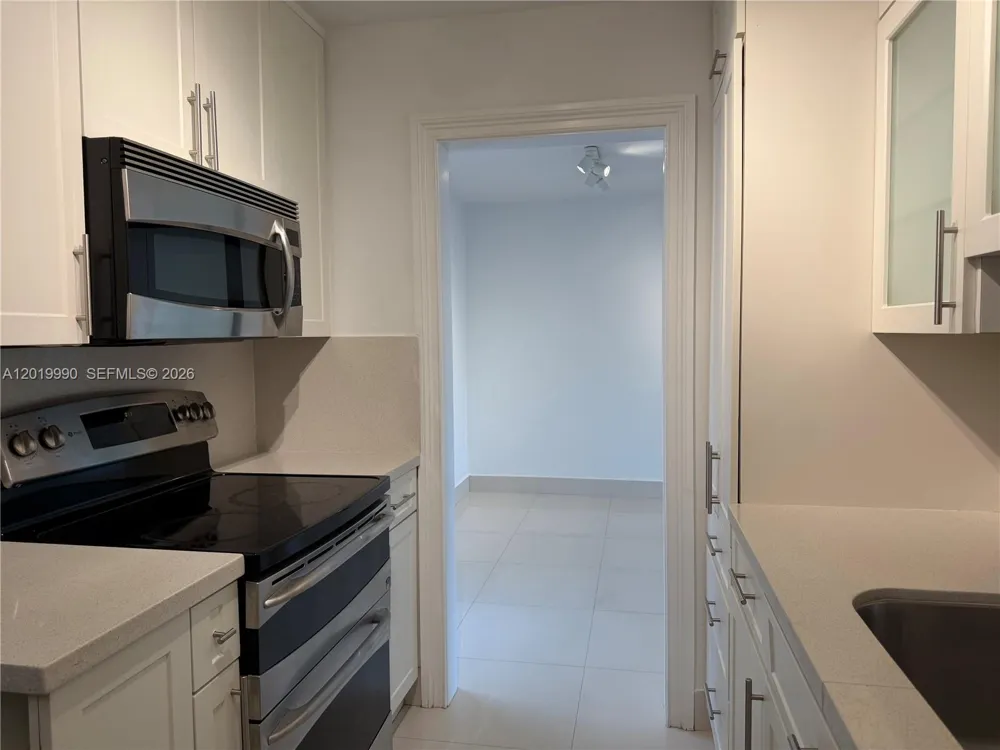 6855 Edgewater Dr #3DN Coral Gables, FL 33133