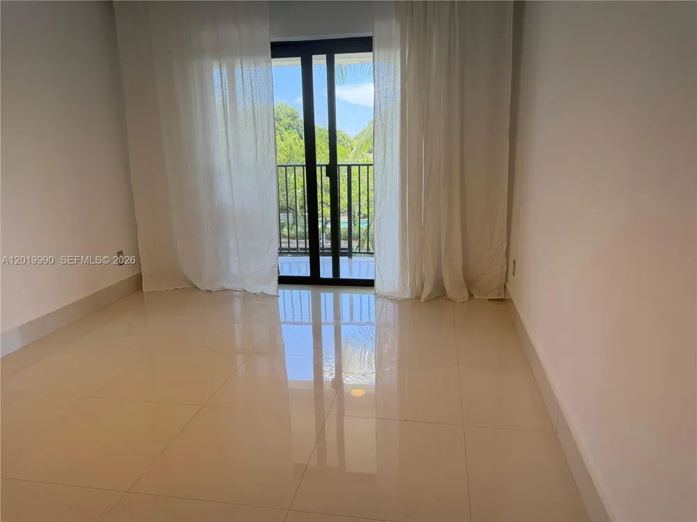 6855 Edgewater Dr #3DN Coral Gables, FL 33133