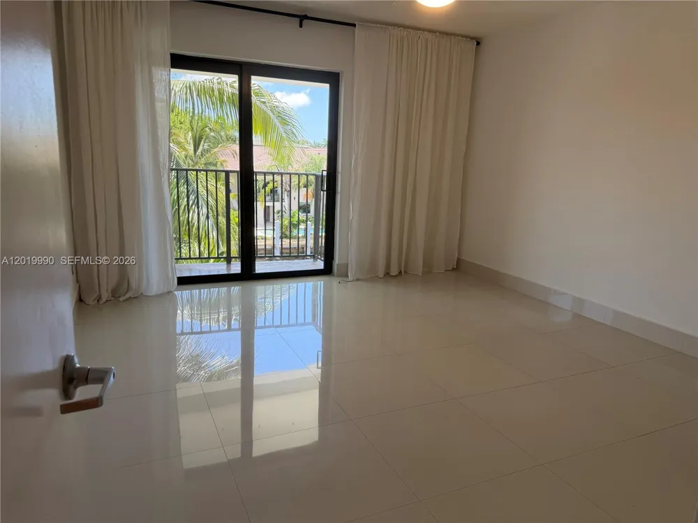 6855 Edgewater Dr #3DN Coral Gables, FL 33133