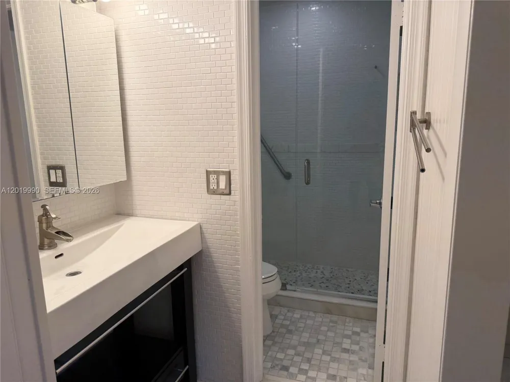 6855 Edgewater Dr #3DN Coral Gables, FL 33133