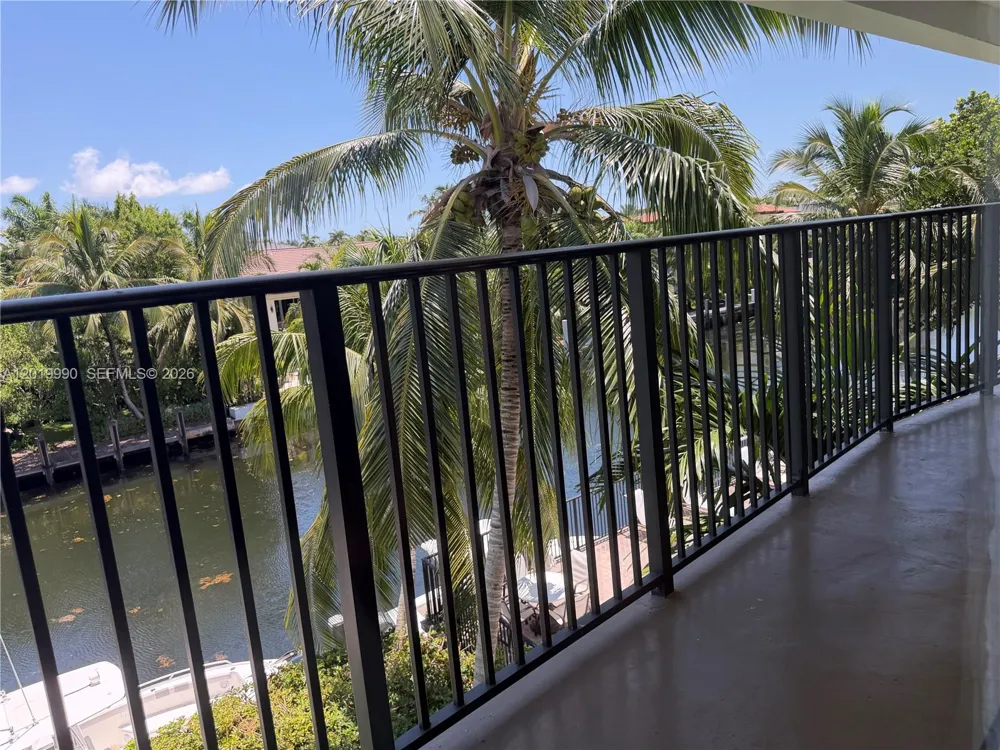 6855 Edgewater Dr #3DN Coral Gables, FL 33133