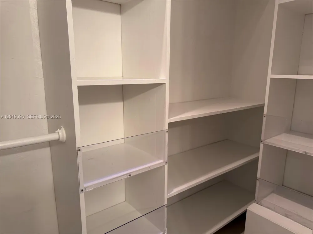 6855 Edgewater Dr #3DN Coral Gables, FL 33133