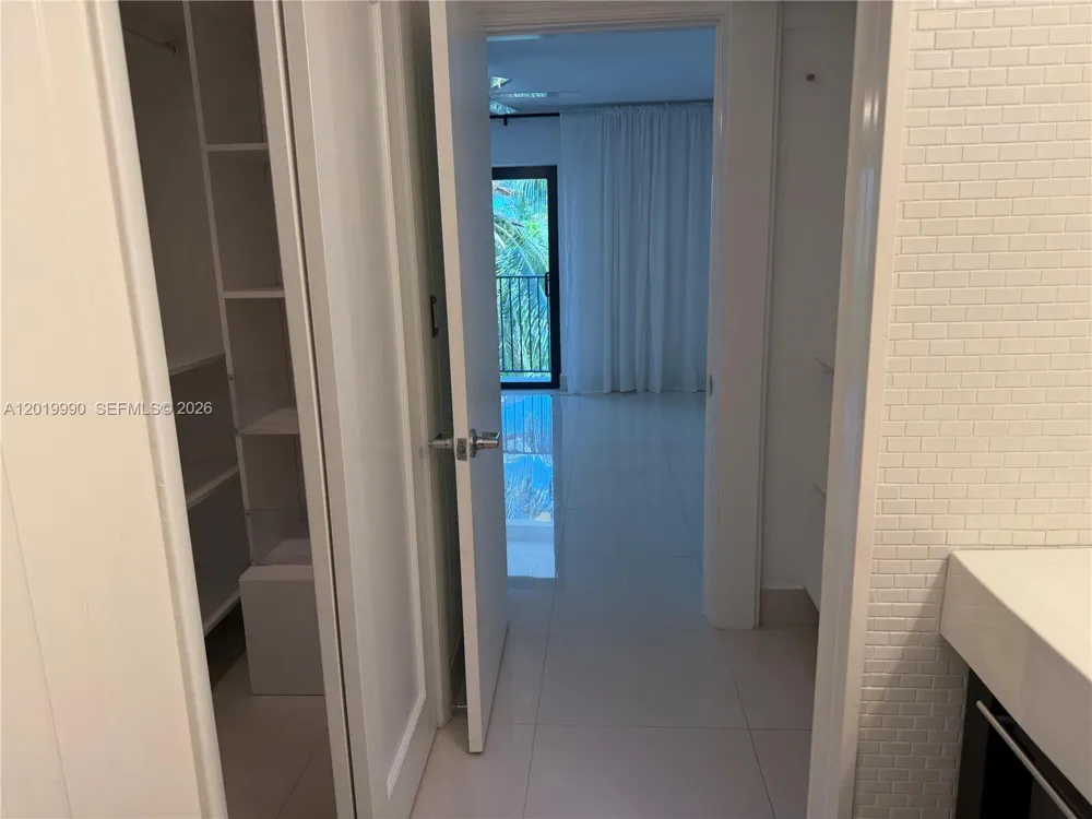 6855 Edgewater Dr #3DN Coral Gables, FL 33133