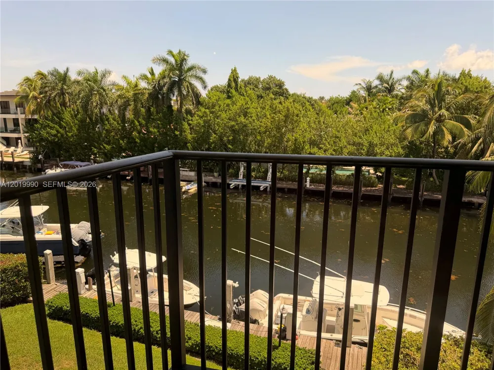 6855 Edgewater Dr #3DN Coral Gables, FL 33133