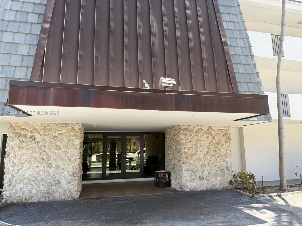6855 Edgewater Dr #3DN Coral Gables, FL 33133