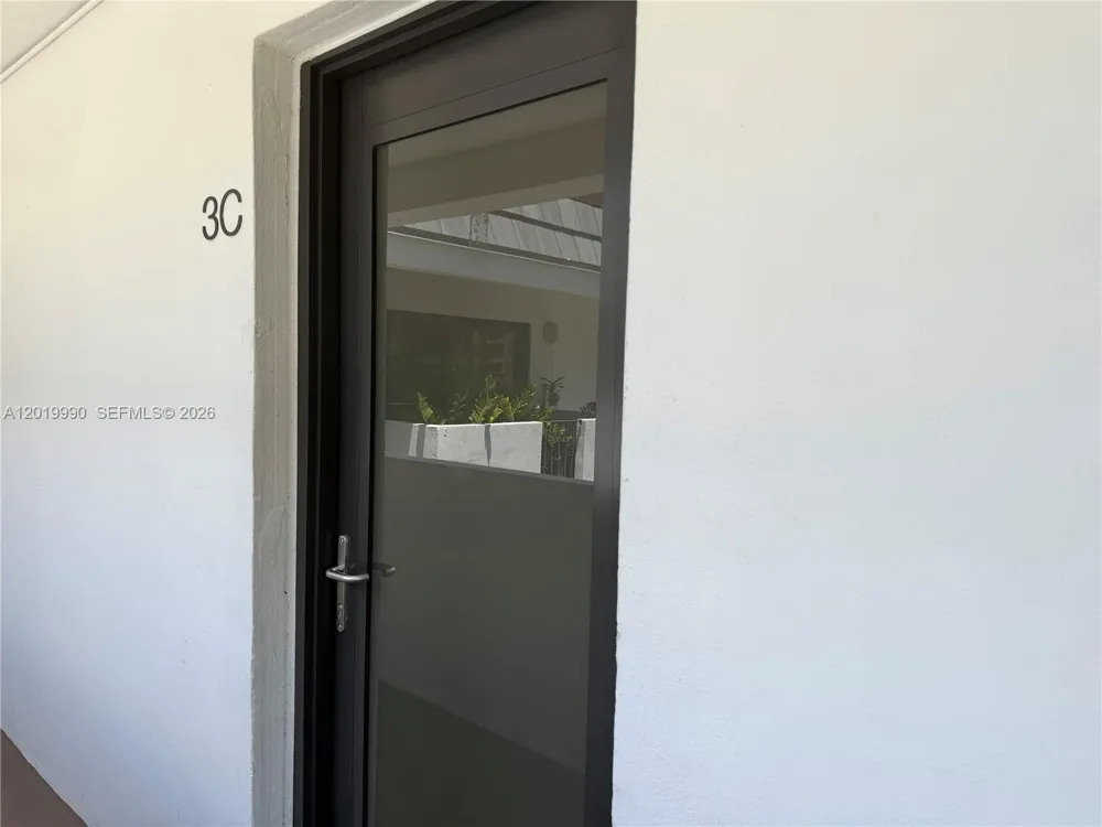 6855 Edgewater Dr #3DN Coral Gables, FL 33133