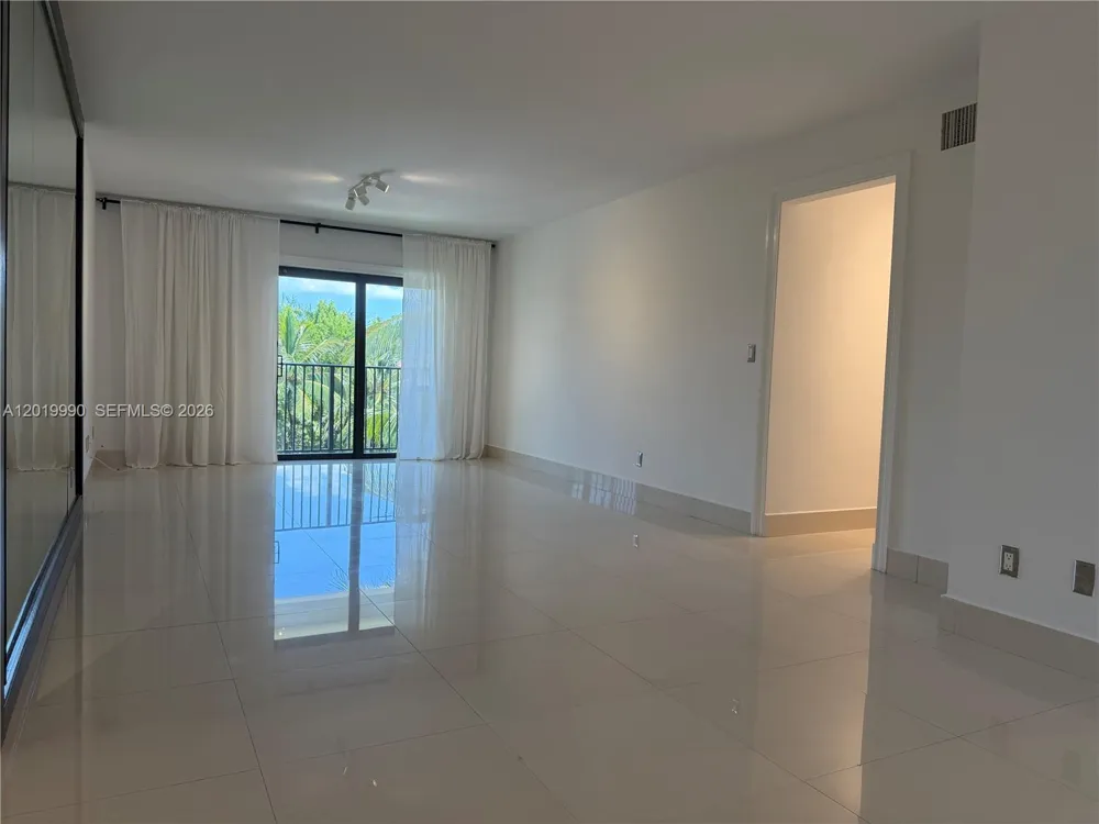 6855 Edgewater Dr #3DN Coral Gables, FL 33133