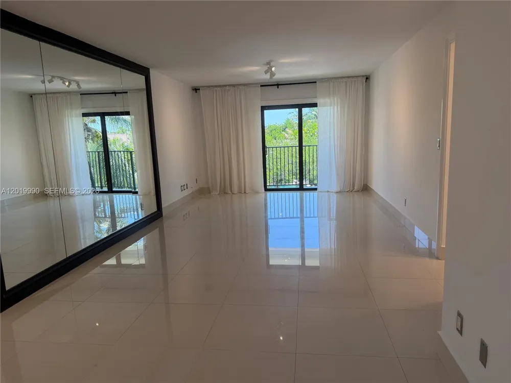 6855 Edgewater Dr #3DN Coral Gables, FL 33133