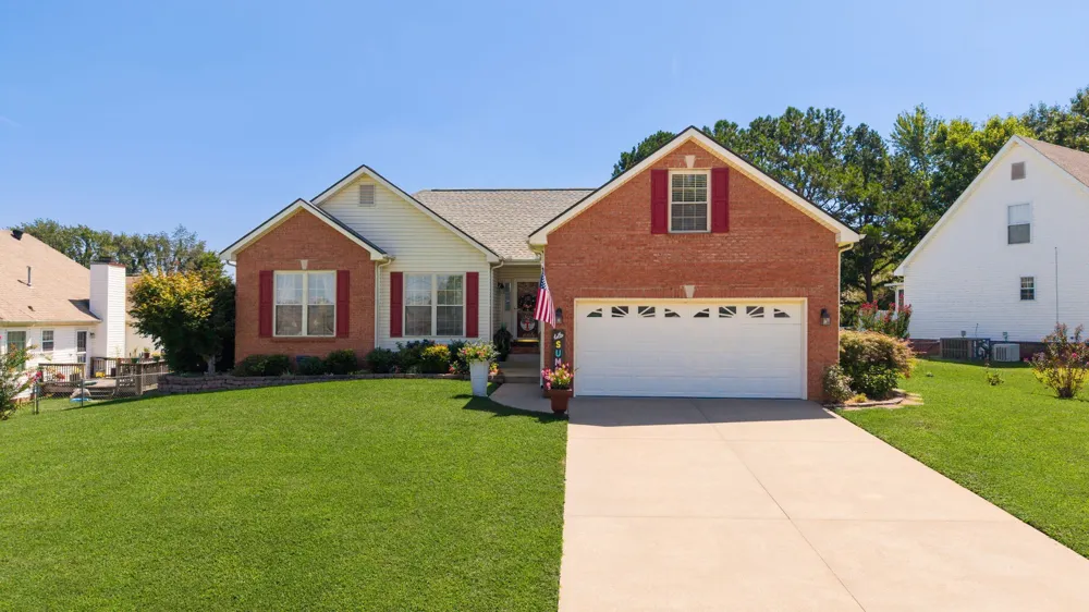 597 Edinburgh Way Clarksville, TN 37043