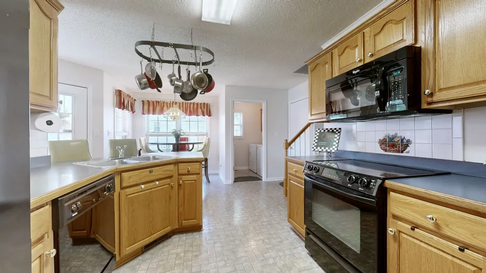597 Edinburgh Way Clarksville, TN 37043