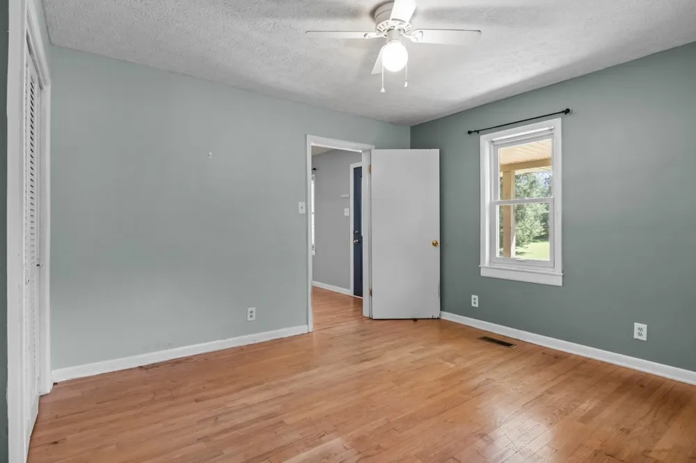 6371 Hassell Creek Rd Lyles, TN 37098