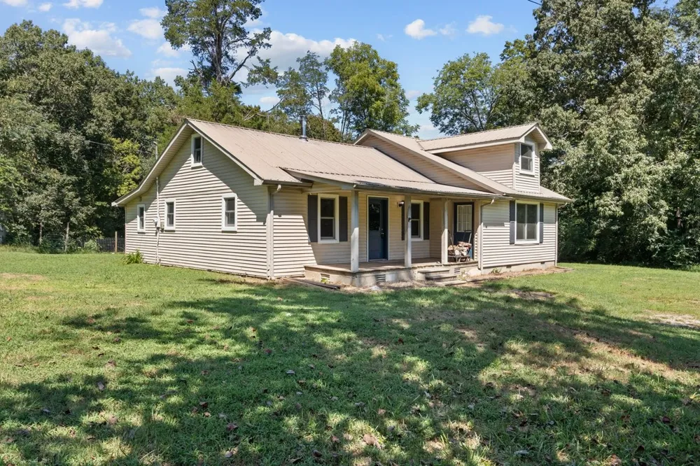 6371 Hassell Creek Rd Lyles, TN 37098