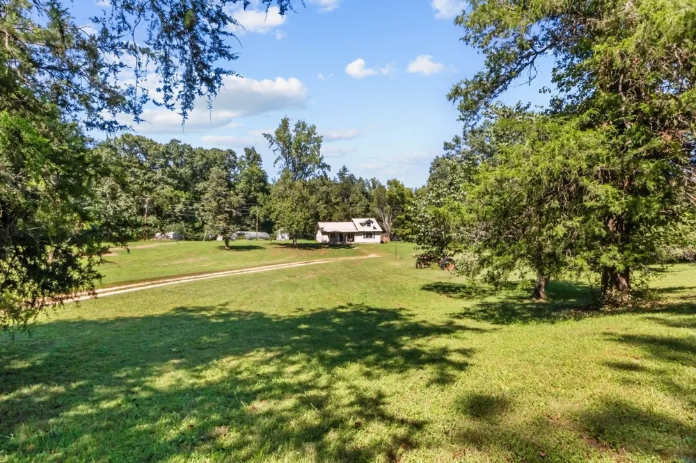 6371 Hassell Creek Rd Lyles, TN 37098