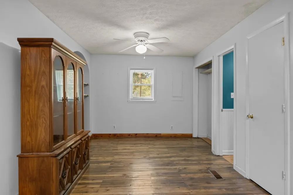 6371 Hassell Creek Rd Lyles, TN 37098