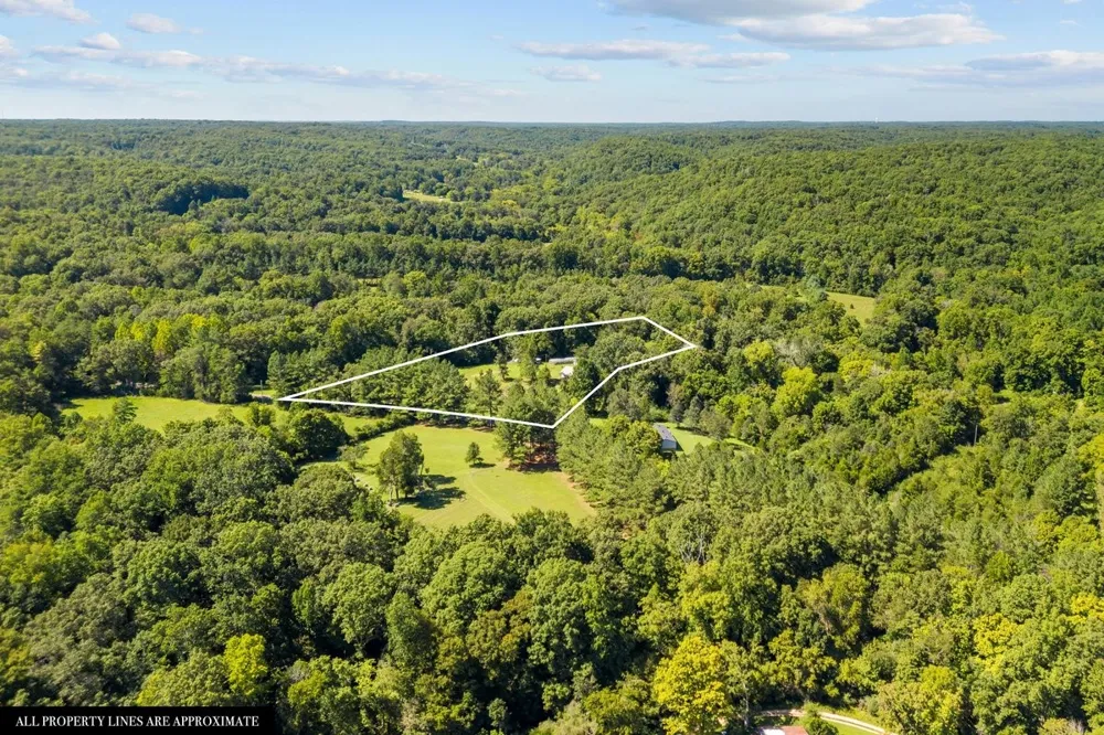 6371 Hassell Creek Rd Lyles, TN 37098