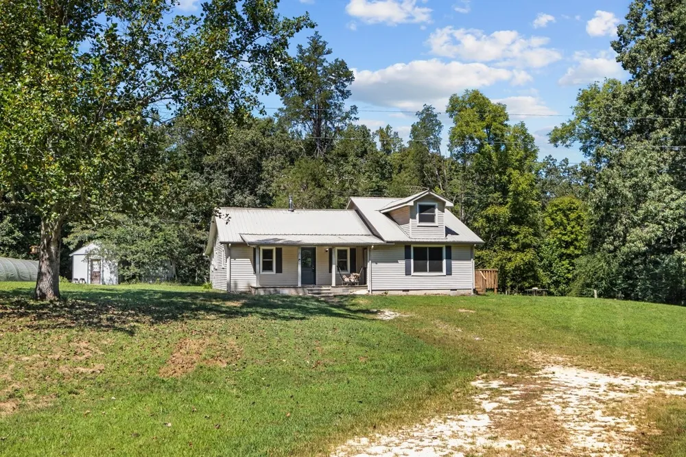 6371 Hassell Creek Rd Lyles, TN 37098