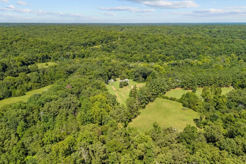 6371 Hassell Creek Rd Lyles, TN 37098