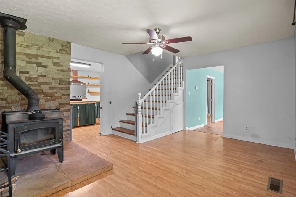6371 Hassell Creek Rd Lyles, TN 37098