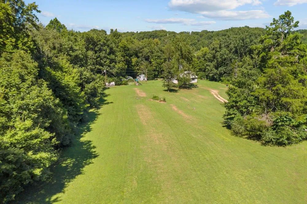 6371 Hassell Creek Rd Lyles, TN 37098