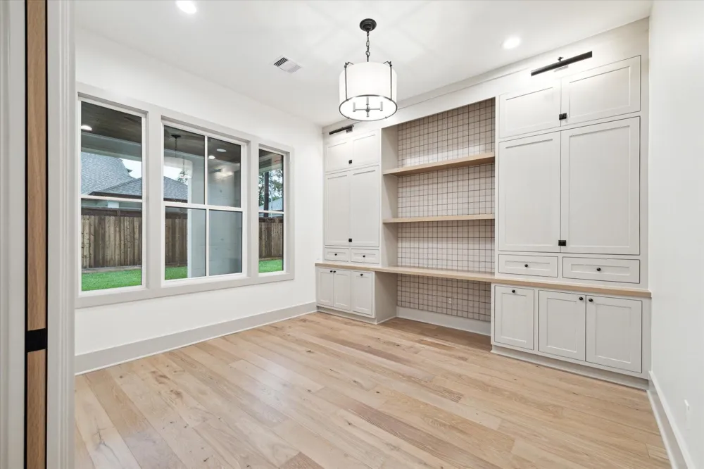 1714 Viking Drive Houston, TX 77018