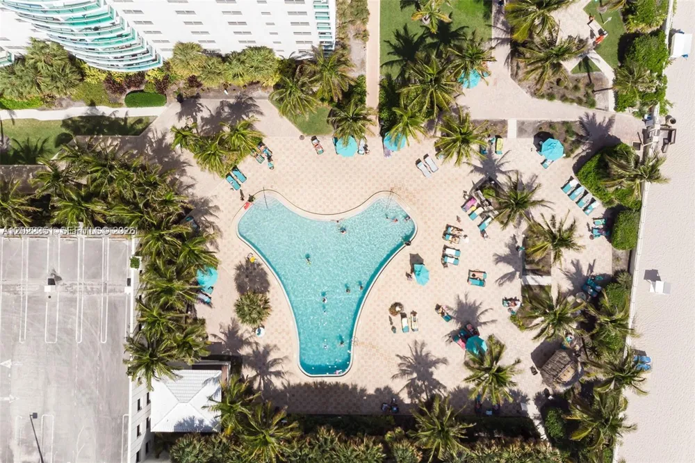 3801 S Ocean Dr #2Z Hollywood, FL 33019