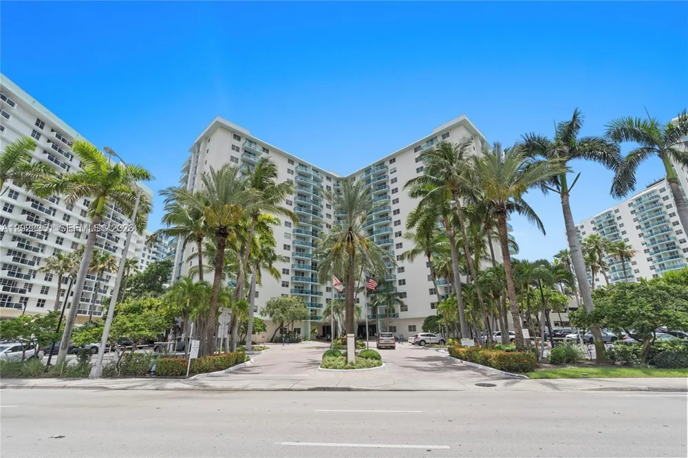 3801 S Ocean Dr #2Z Hollywood, FL 33019