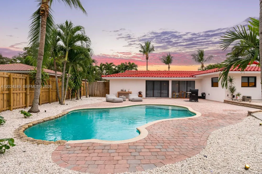 5250 NE 15th Ave Fort Lauderdale, FL 33334