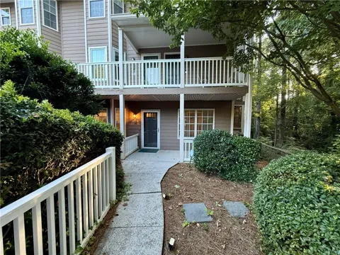 2139 Forest Trail
