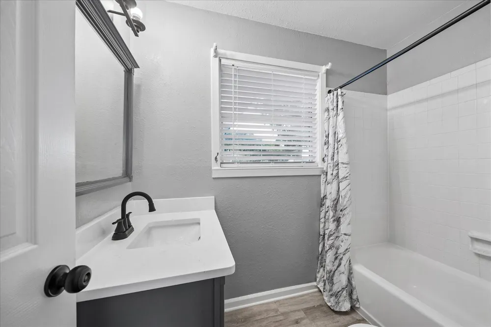 901 Ivy Avenue Deer Park, TX 77536