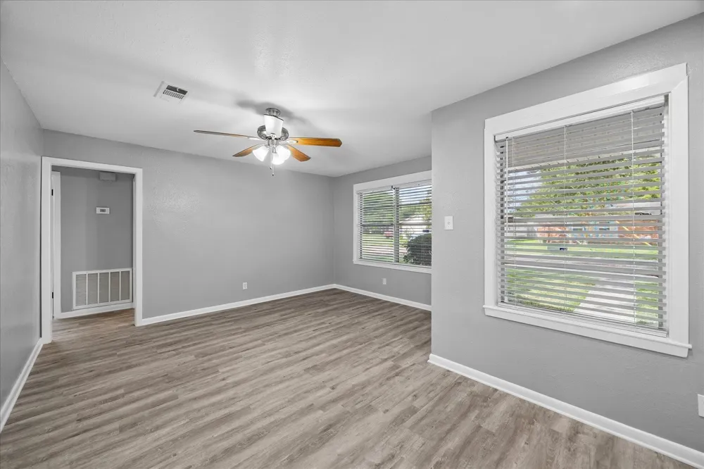 901 Ivy Avenue Deer Park, TX 77536