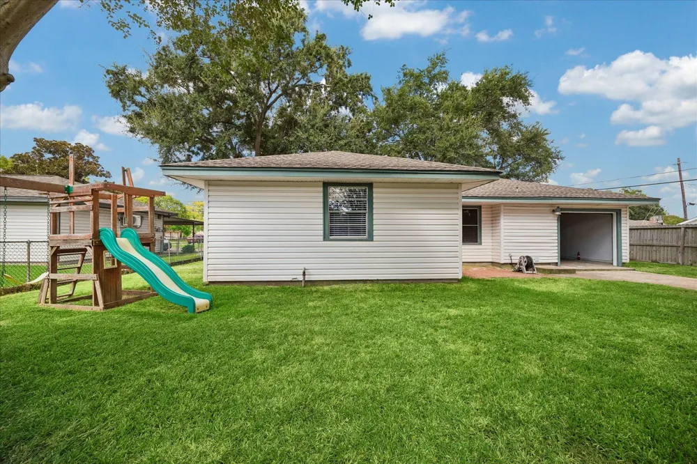 901 Ivy Avenue Deer Park, TX 77536