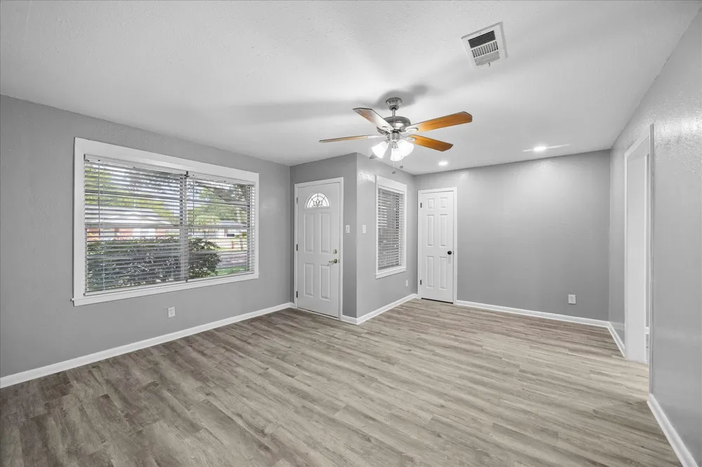 901 Ivy Avenue Deer Park, TX 77536