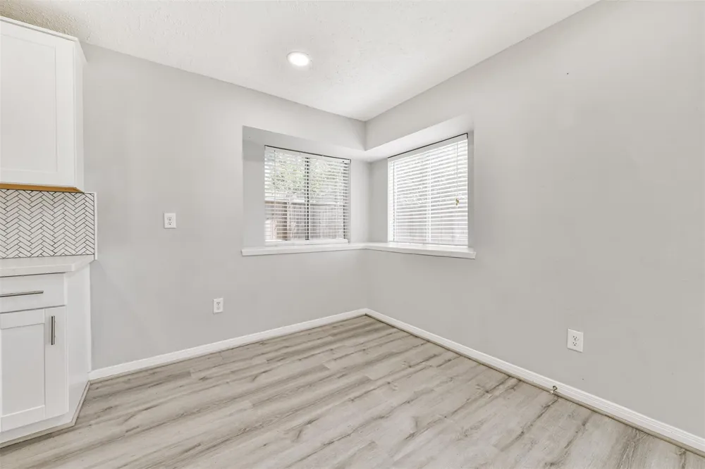 311 Stonehenge Lane Friendswood, TX 77546