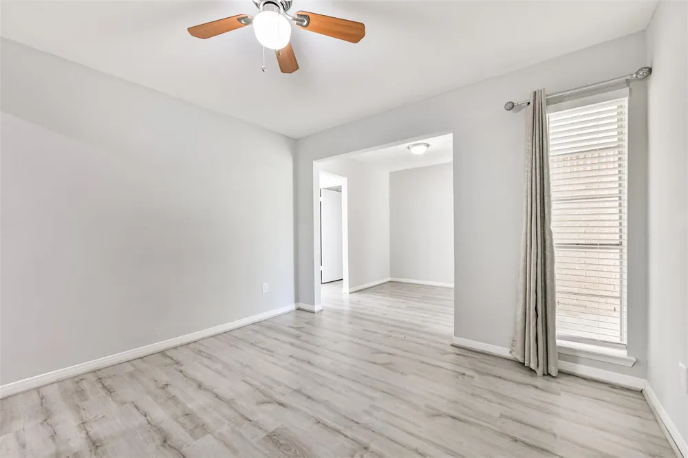 311 Stonehenge Lane Friendswood, TX 77546