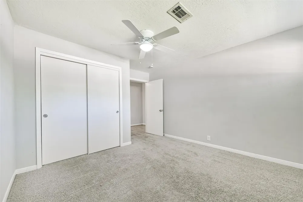 311 Stonehenge Lane Friendswood, TX 77546