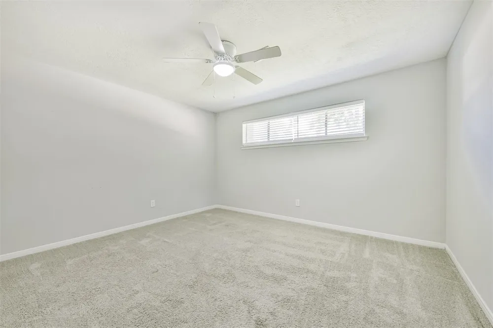311 Stonehenge Lane Friendswood, TX 77546