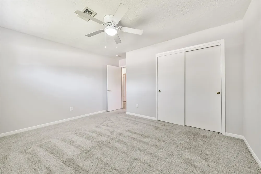 311 Stonehenge Lane Friendswood, TX 77546