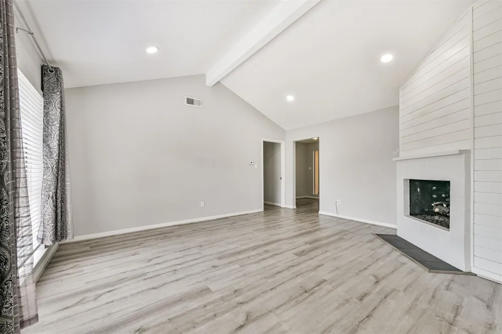 311 Stonehenge Lane Friendswood, TX 77546