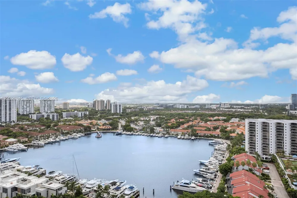 21205 Yacht Club Dr #2403 Aventura, FL 33180