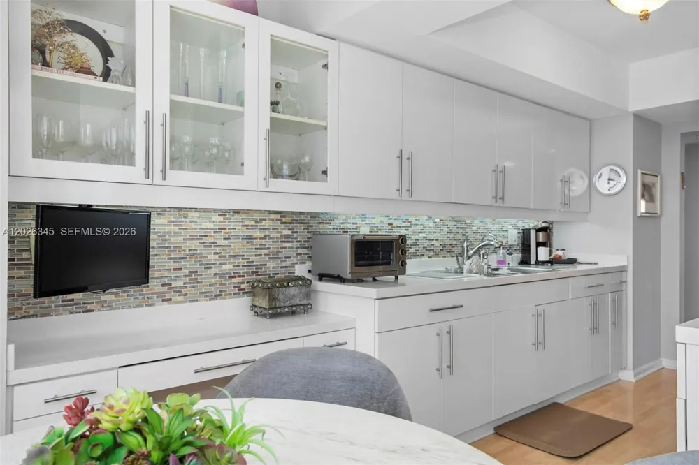 21205 Yacht Club Dr #2403 Aventura, FL 33180