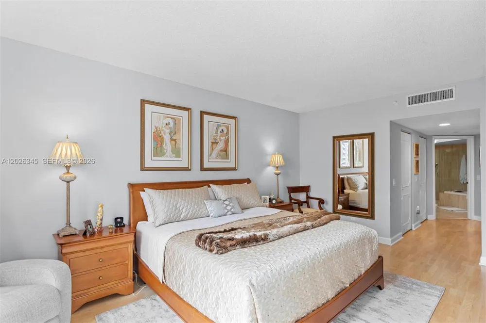 21205 Yacht Club Dr #2403 Aventura, FL 33180