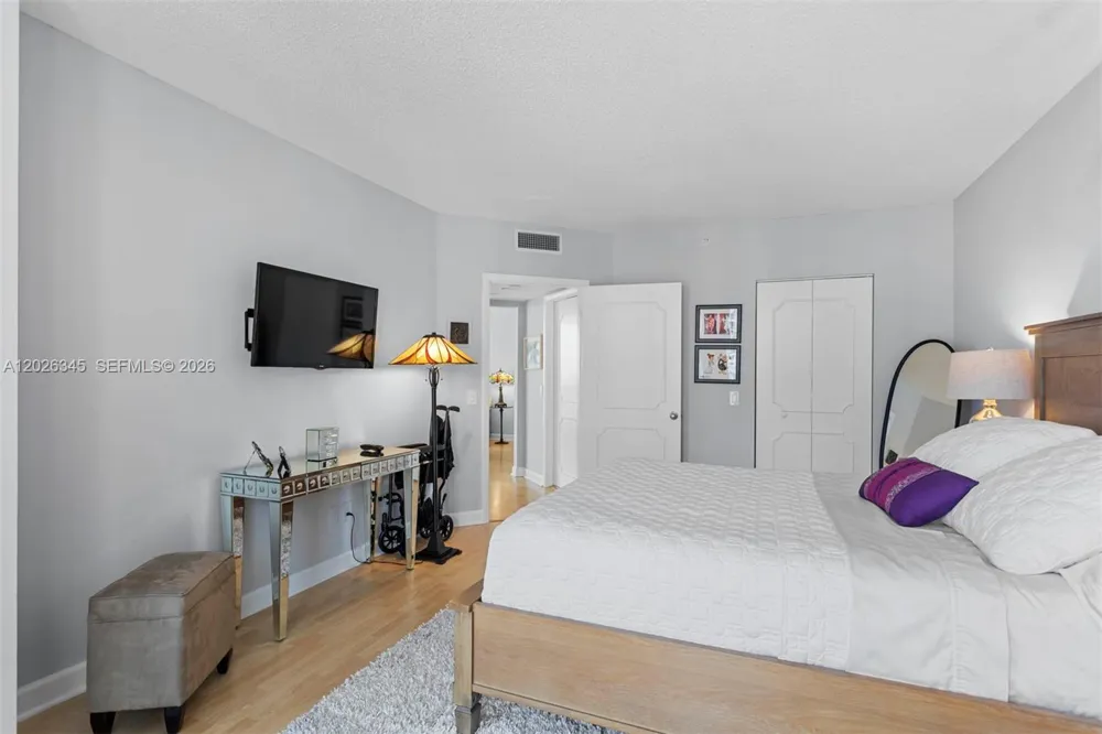 21205 Yacht Club Dr #2403 Aventura, FL 33180